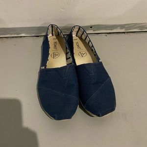Toms shoes